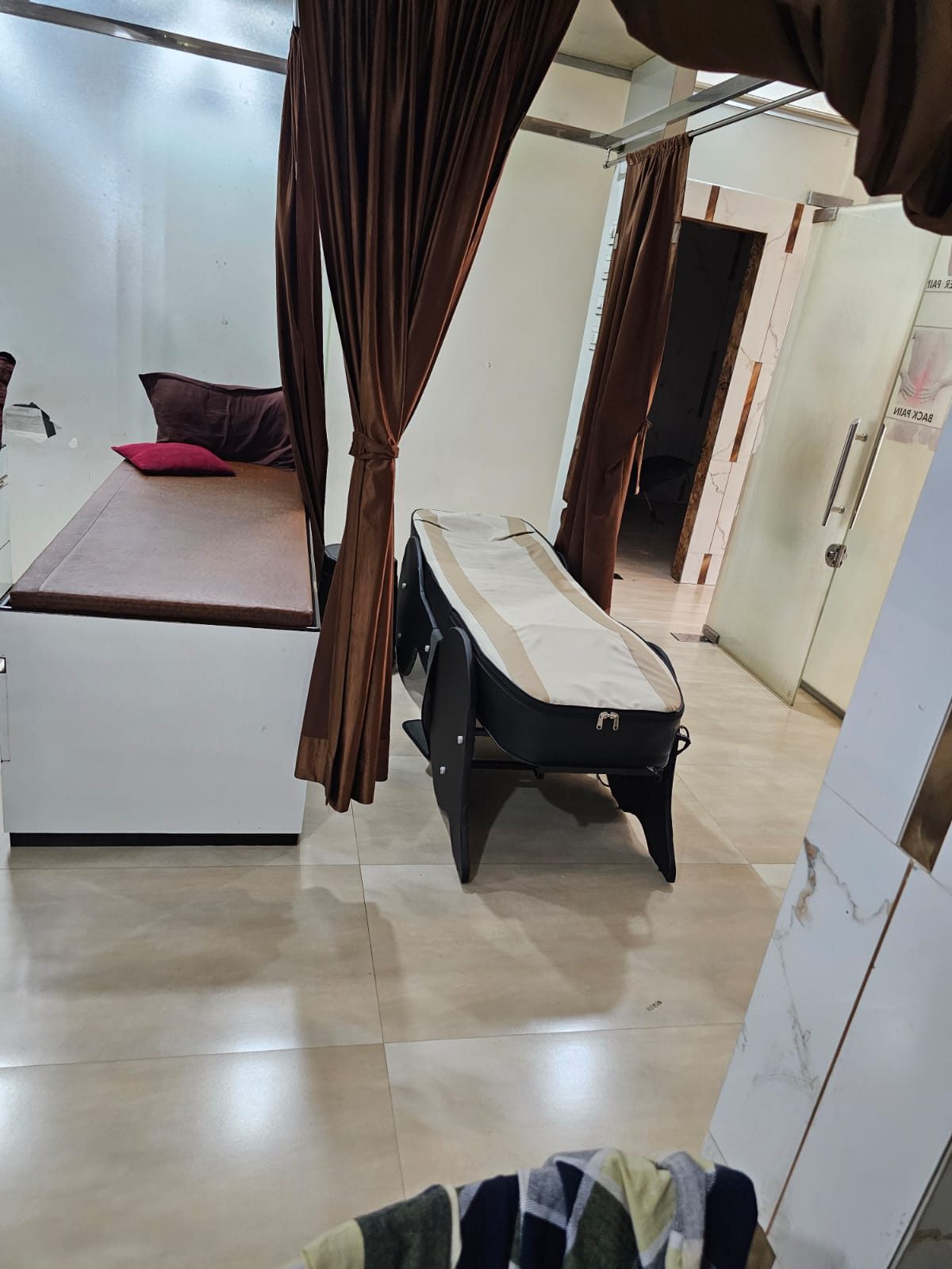 Therapy bed and recovery equipment at Mahadev Health Care Center
